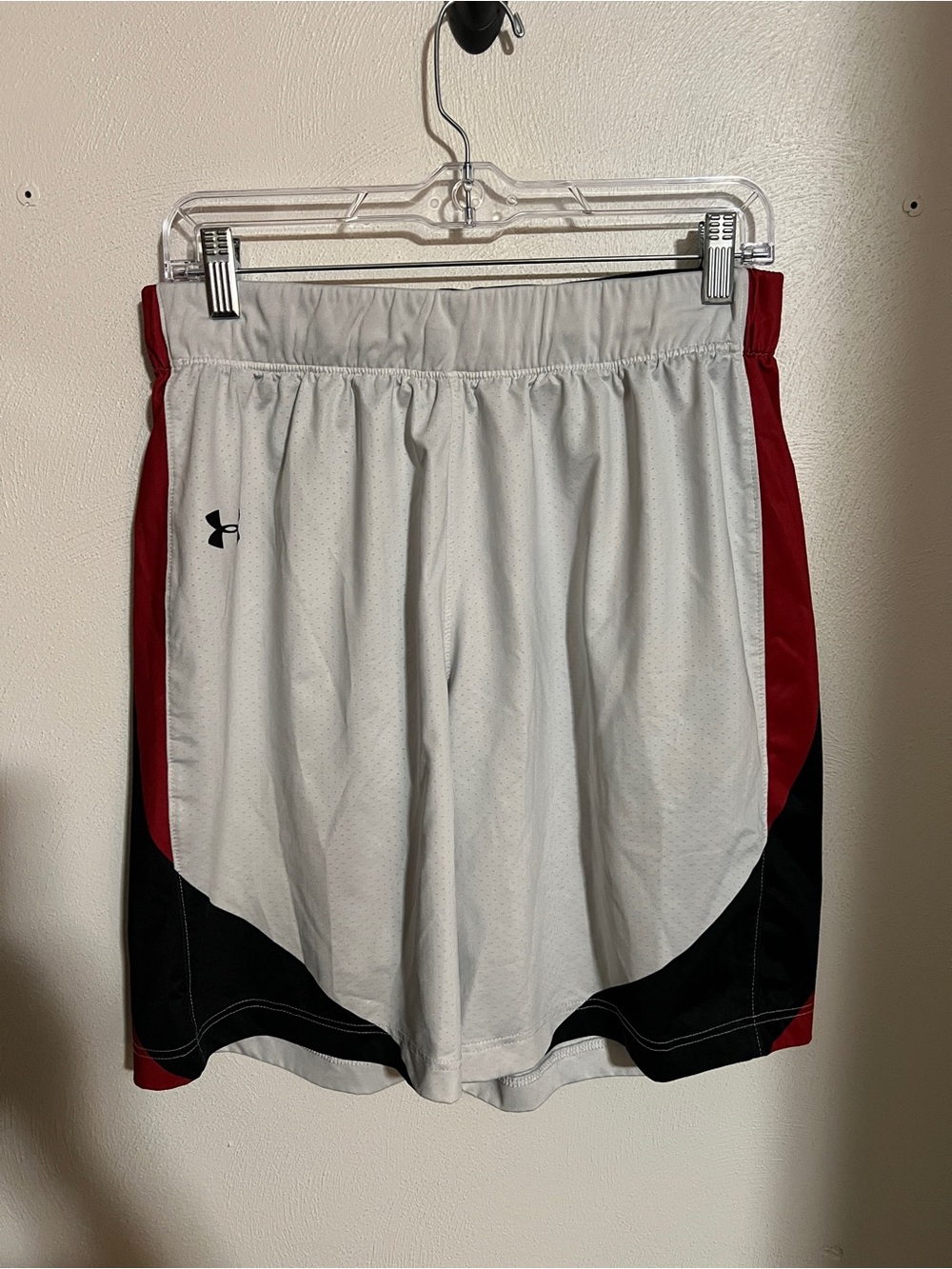 UNDER ARMOUR Classic Athletic Athleisure Basketball Shorts White Red Black Boy L
